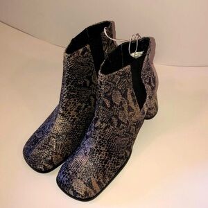 Chinese Laundry Snakeskin Faux Ankle Booties. Size 7.5